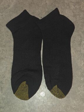New Gold Toe Men's Black Ankle Socks with Gold Toe Detailnew
